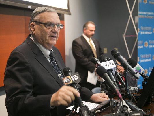 美亚利桑那州警长称调查表明奥巴马出生证明系伪造 美亚利桑那州警长称调查表明奥巴马出生证明系伪造