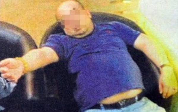 2017年2月18日报道,马来西亚传媒18日刊登一张照片,声称是金正男遇袭后,到机场诊所求助时的情况。照片可见,金正男当时可能已失去意识,半躺在椅上等待救援。照片中,他没有外伤,双眼紧闭。