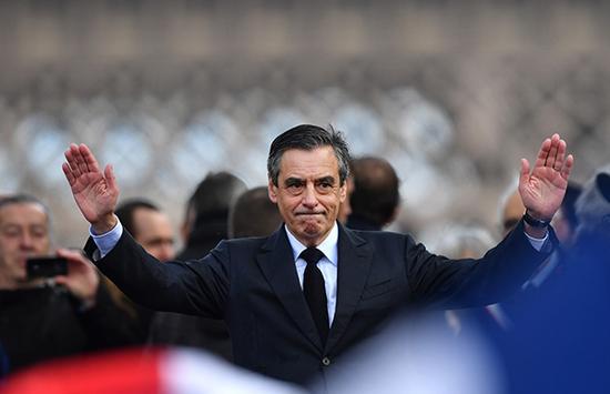 当地时间2017年3月5日,法国巴黎,法国大选右翼候选人菲永举行造势大会。