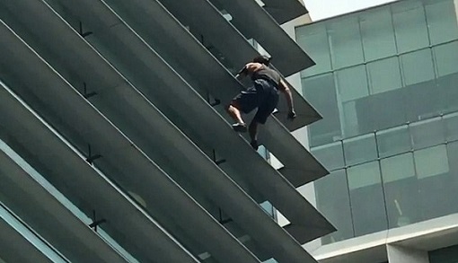 ����֩������ͽ������������Ħ���¥��Χ��