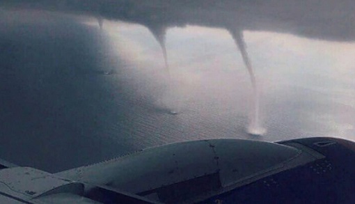 ��һ�ͻ�ͻ����������ˮ���� ���ձ��ð�ȫ��½jpg