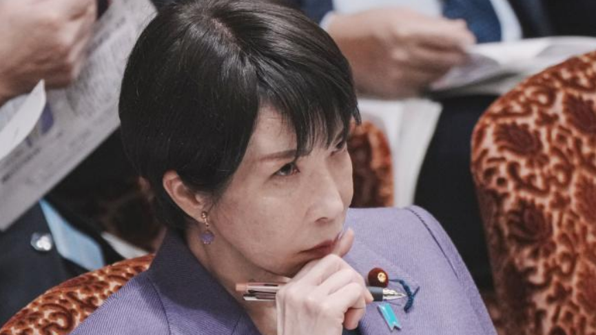 高市再提修宪引发广泛反对 日本民众要求其辞职 高市再提修宪引发广泛反对 日本民众要求其辞职