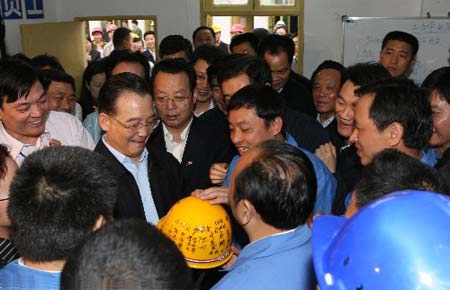 温总理亲自批示《农民工之歌》将上春晚(图)