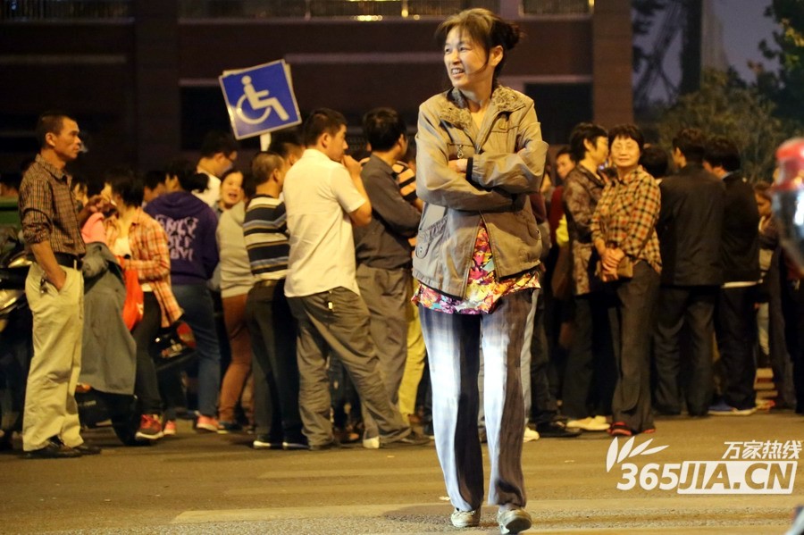 ���պϷ�һС��ͣ�糬30Сʱ ҵ��ҹ�۽�ͷ��˵��