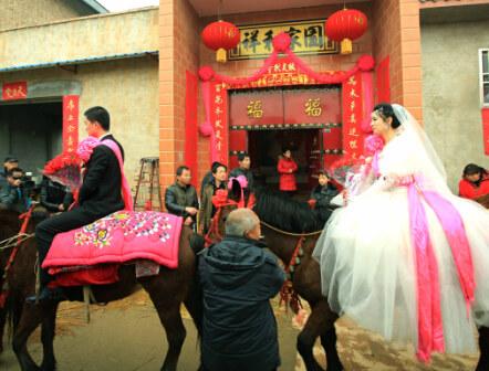 乡村婚姻新变化:男方只有被选择 十几万彩礼成大流 乡村婚姻新变化:男方只有被选择 十几万彩礼成大流