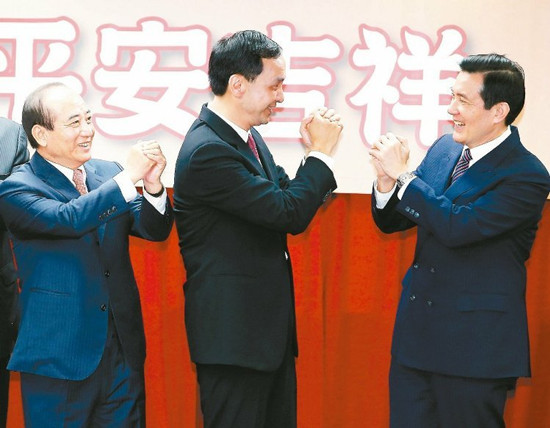 台湾政坛“选前关键年”频打两岸牌或扬长或避短