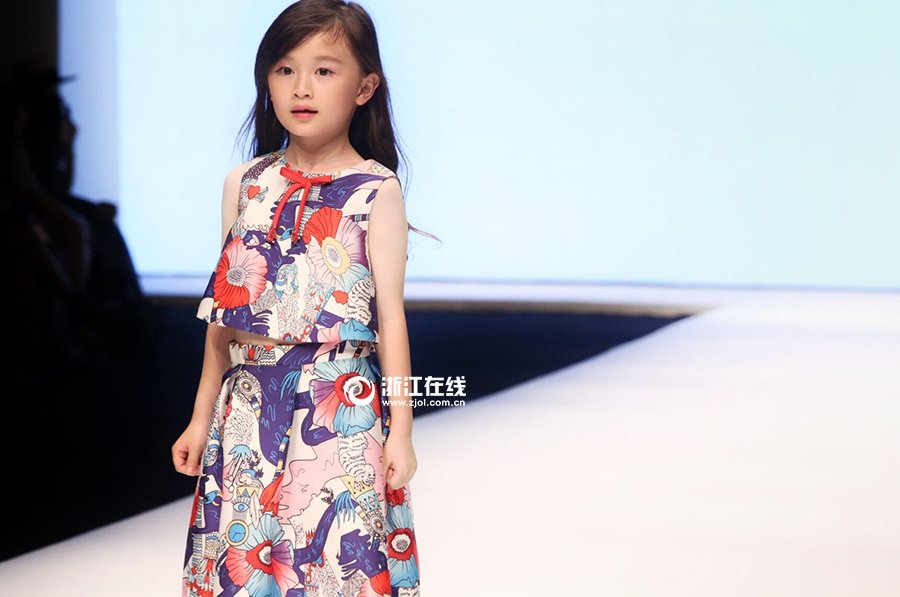 5��13�գ�����ʱװ���㳡��ӭ����һ��Сģ�ء��㽭���߼��� ͯ����