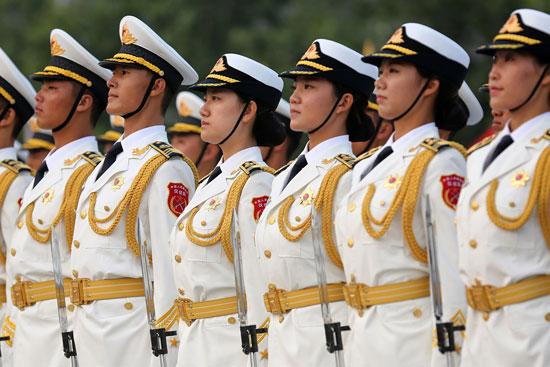 �й��������̶�����Ů������:ױ�ݳ�ѵ��һ����