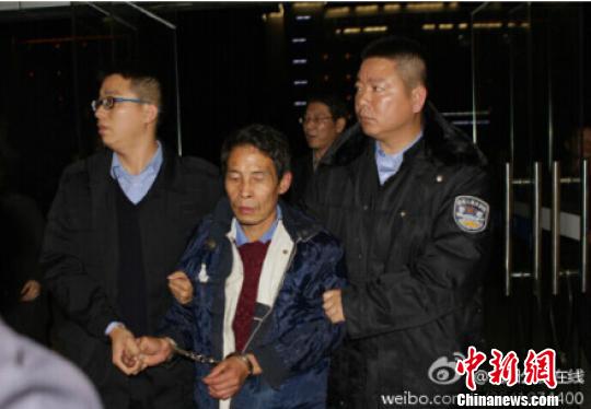 男子为泄私愤棒杀三名无辜小学生一审被判死刑