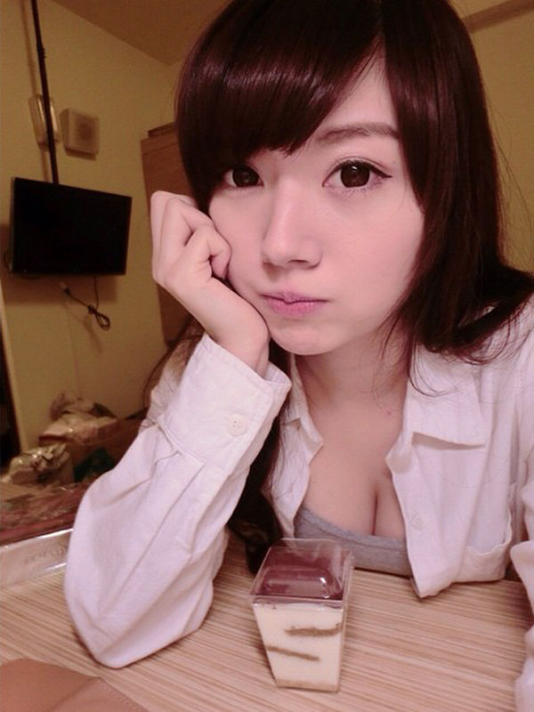 台湾25岁极品Showgirl 又白又大脸又正_要闻_中国台湾网