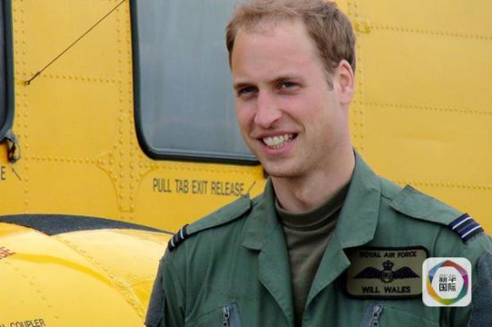 英国威廉王子出任“空中救护员”。