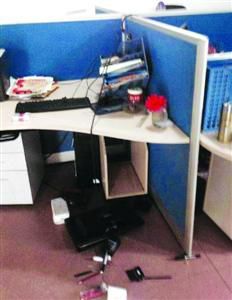 ����������վ�칫���ﱻ�һ��ĵ���