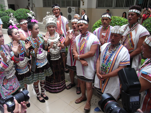 ѧͬѧ̨Ͷ²䲼ũ˸ֶԻ