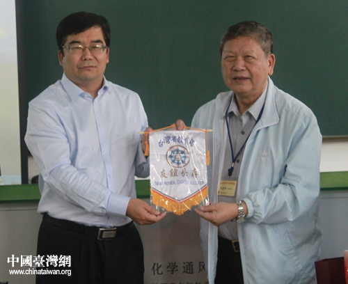 台湾教育业者参访西安85中学和大唐芙蓉园
