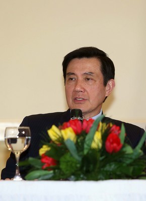 马英九:不排除与大陆领导人会面但须创造条件