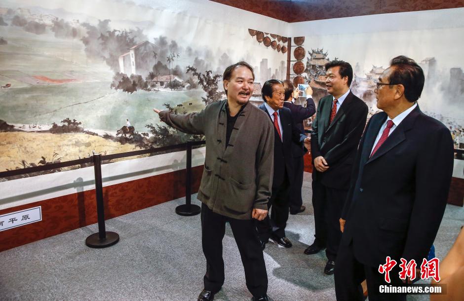 世界最长中国水墨画“台湾版《清明上河图》”亮相北京 世界最长中国水墨画“台湾版《清明上河图》”亮相北京