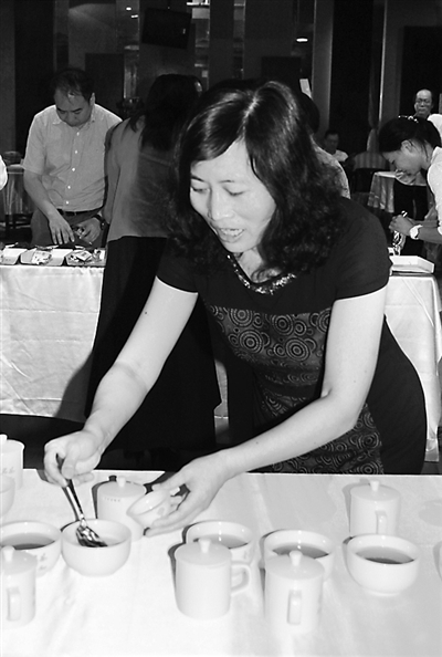 两岸举办茶王赛 两岸举办茶王赛