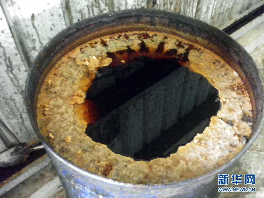 组图:台湾查获“地沟油”工厂 逾200吨已流入市场 组图:台湾查获“地沟油”工厂 逾200吨已流入市场