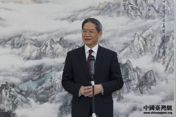 张志军于1月13日在北京会见台湾花莲县长傅崐萁率领的民意代表参访团一行 张志军于1月13日在北京会见台湾花莲县长傅崐萁率领的民意代表参访团一行