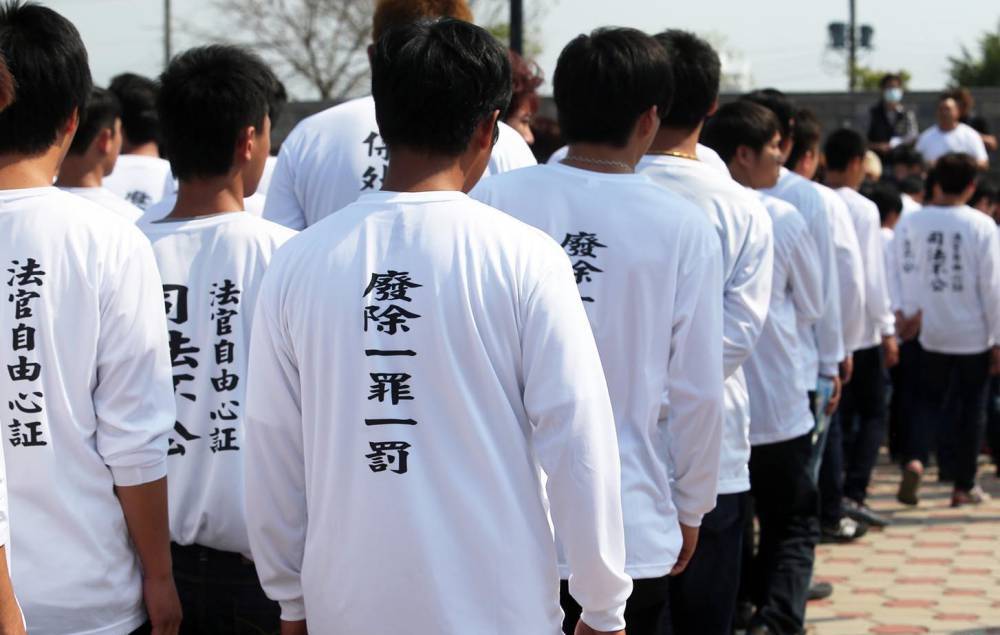 台湾监狱劫案主谋出殡 上千黑帮兄弟送行