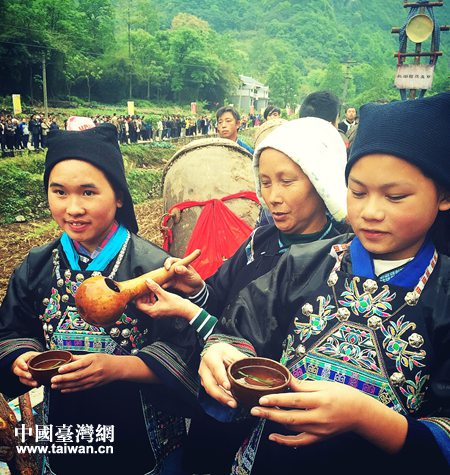 �ھ�����կ��կ�ſڣ���ˮ�Ÿ�����֧ϵ��ͬ������������׾�ӭ�����Ժ�Ͽ������������