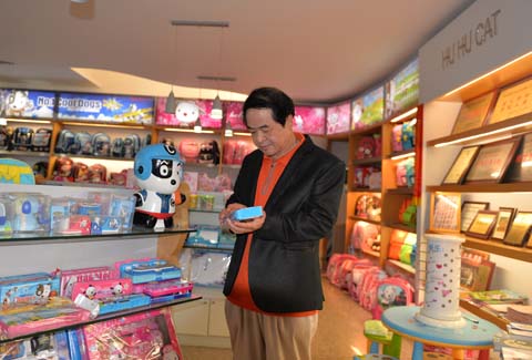 台商陈德龙与他的“文具王国” 台商陈德龙与他的“文具王国”