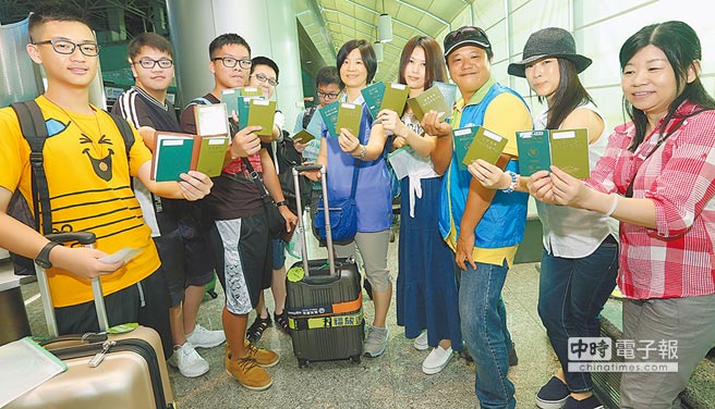 台胞證今起免簽 省錢省時省力 台胞證今起免簽 省錢省時省力