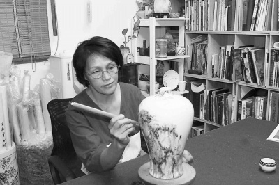 台画家高春英乐当两岸交流使者画出血浓于水的亲缘