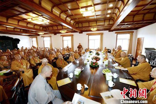 台湾大岗山法脉百余人在浙江普陀山“寻根礼祖” 台湾大岗山法脉百余人在浙江普陀山“寻根礼祖”
