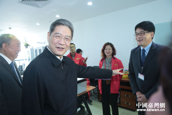 国务院台办主任张志军8日在郑州考察在豫台企并与台商代表座谈 国务院台办主任张志军8日在郑州考察在豫台企并与台商代表座谈