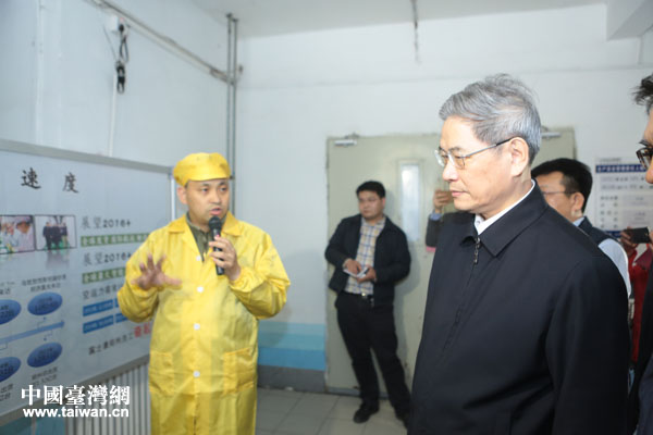 国务院台办主任张志军8日在郑州考察在豫台企并与台商代表座谈 国务院台办主任张志军8日在郑州考察在豫台企并与台商代表座谈