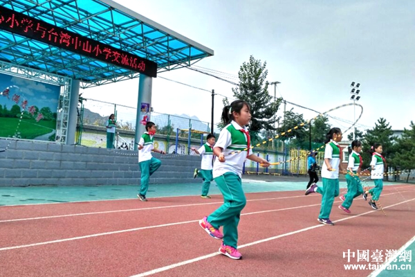 花样跳绳表演 花样跳绳表演