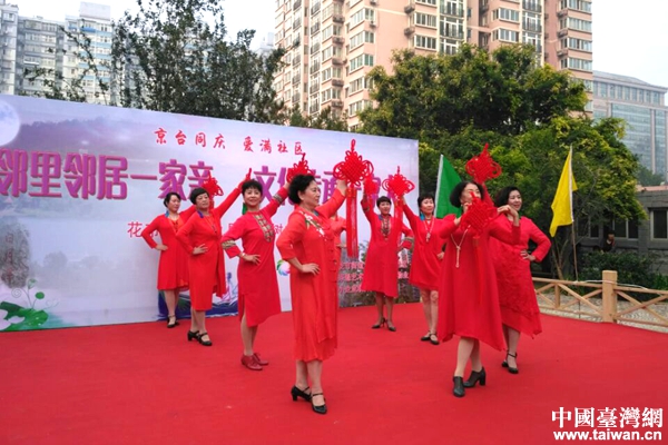 模特秀《中国红》 模特秀《中国红》