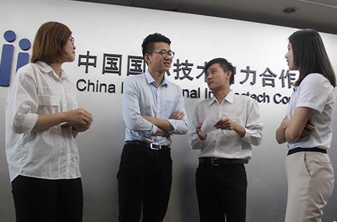 ̨��ѧ�������ǣ������ഺ����������