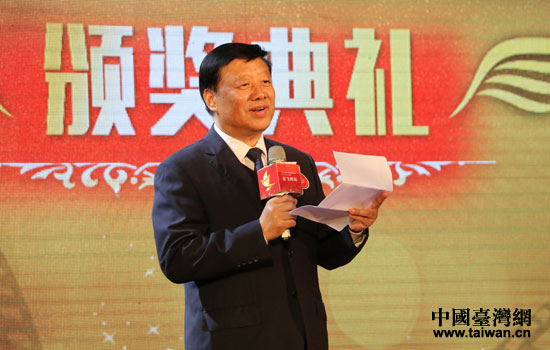 湖北省政協十一屆委員會副主席鄭心穗致辭。