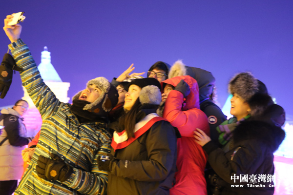 台湾学生哈尔滨“冰雪之旅”初体验:雪美、天冷、心暖 台湾学生哈尔滨“冰雪之旅”初体验:雪美、天冷、心暖