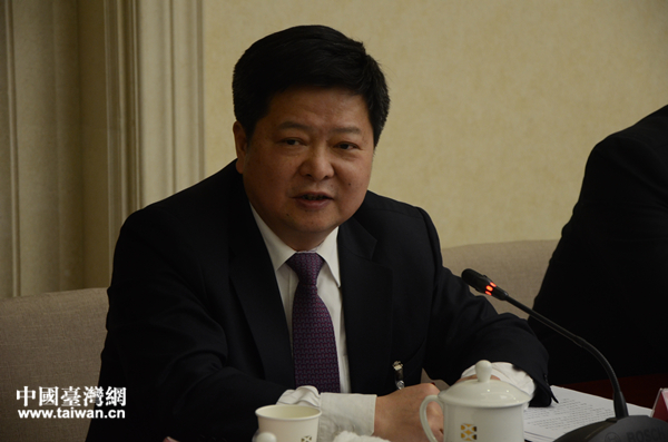 龙明彪参加全国政协十二届五次会议民革界别联组讨论 龙明彪参加全国政协十二届五次会议民革界别联组讨论