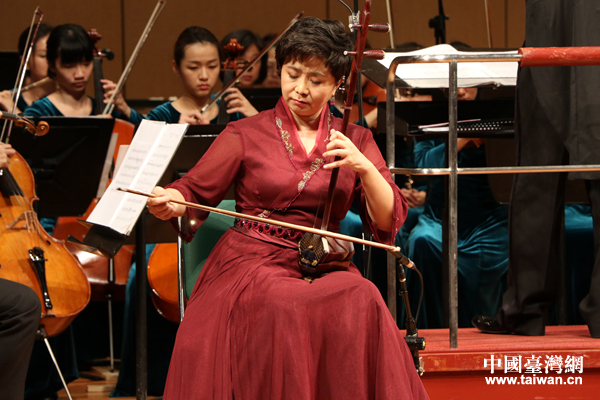 大陸二胡演奏家李梅