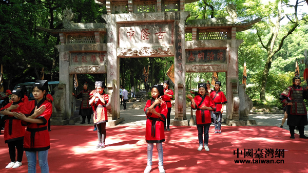 志存出师表,功盖三分国:襄阳古隆中的千年风流与沧桑 志存出师表,功盖三分国:襄阳古隆中的千年风流与沧桑