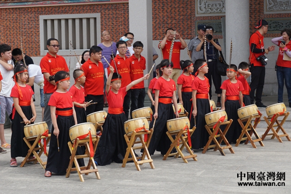 ��ɽ�۾���