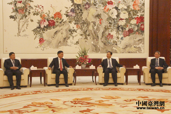 张志军、彭清华会见郝龙斌及第十三届桂台经贸合作论坛台商代表 张志军、彭清华会见郝龙斌及第十三届桂台经贸合作论坛台商代表