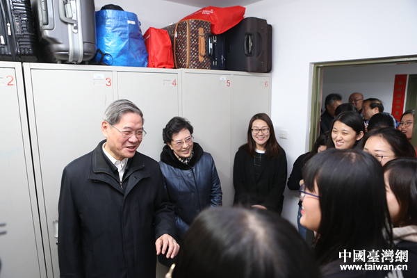 国台办主任张志军走访人民大学台湾师生 国台办主任张志军走访人民大学台湾师生