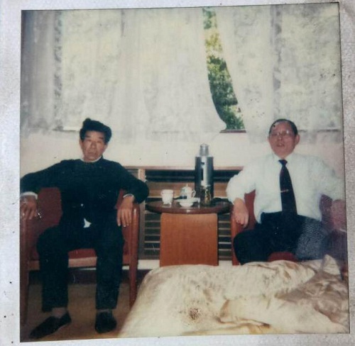 ��̨�ϱ���־ӯ���ң����׸���־����һ��