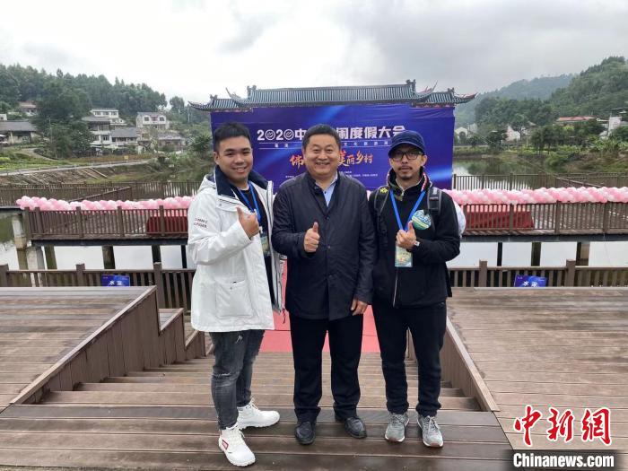 台湾青年在大陆当视频博主:双脚丈量大陆视频搭起桥梁