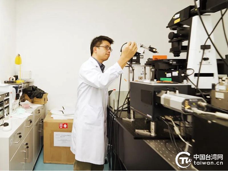 劉子銘调试机器_副本