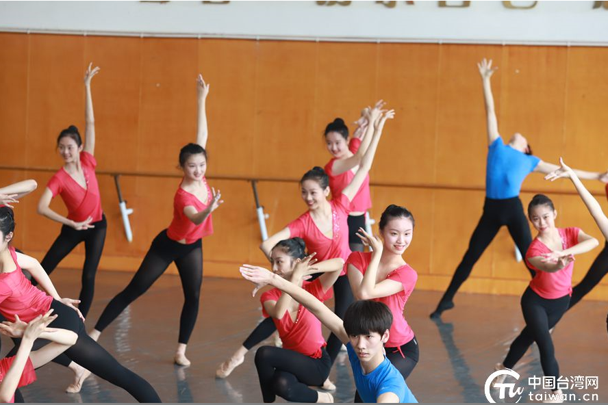 �����أ���Ͽ���������Ҽң��ڴ�½�����������ɳ�������