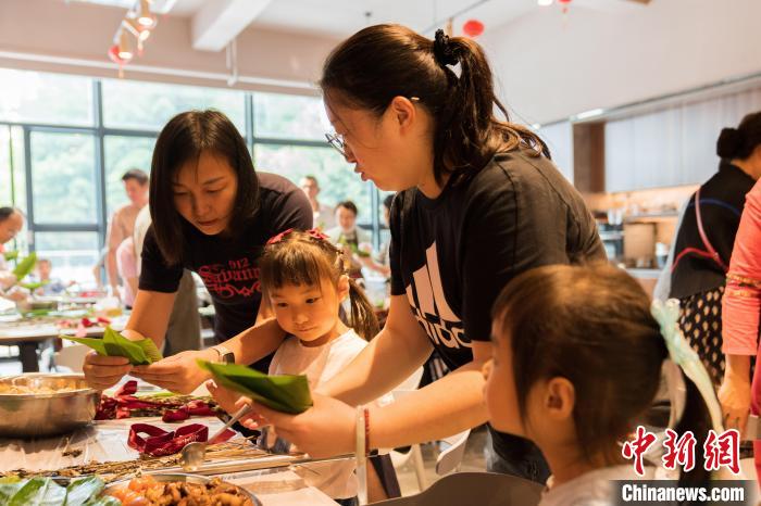 ��������������ͥ����һ�ã�ӭ����������