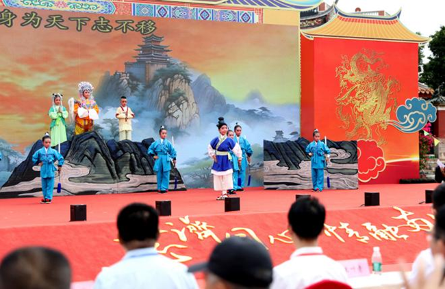 ���ս�Ŀչ�ݡ�����̨��Ͷ������ý�����Ĺ�ͼ