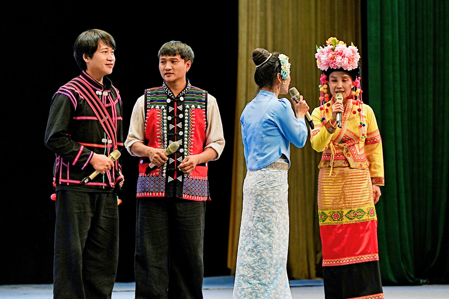 ��ֳ�����������εı�����չʾ�����Ļ������췽��ͼ