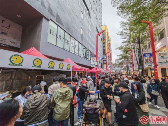 ������ڶ�̨������פ��Ʒ����ɳ����ý�����Ĺ�ͼ